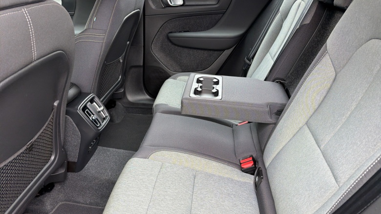 Volvo XC40 2.0 B3P Plus Dark 5dr Auto Petrol Estate